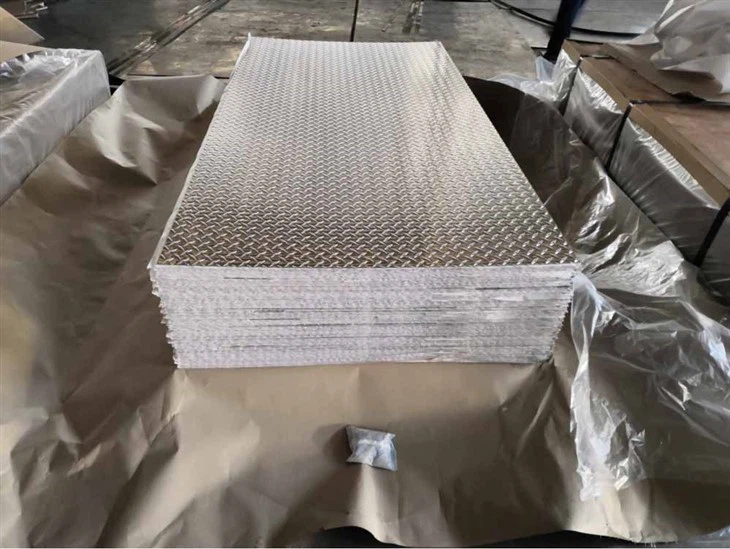 4x8 sheet of 18 inch aluminum diamond plate